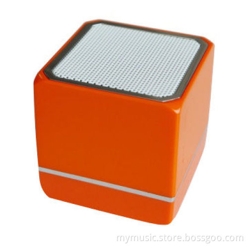 High Quality Wireless Bluetooth Speaker with Heavy Bass and 2.5W Output Power